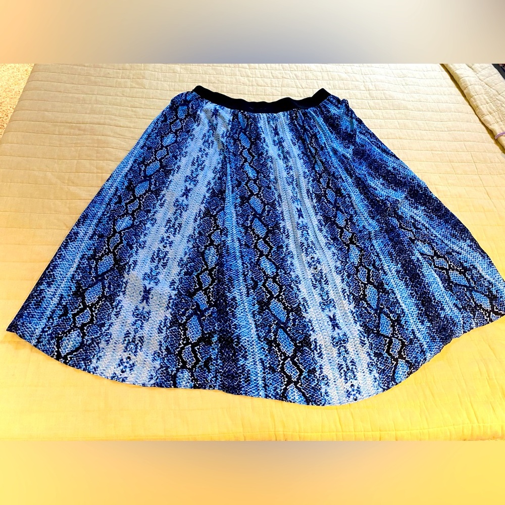 Peter Nygard Woman Cobra Snake Skin Skirt